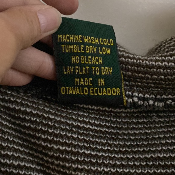 Wolf sweater jacket with hood size xl - Picture 6 of 6